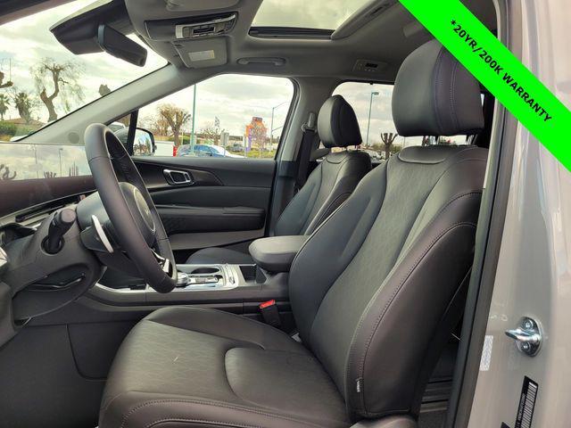 new 2026 Kia Carnival Hybrid car, priced at $50,260