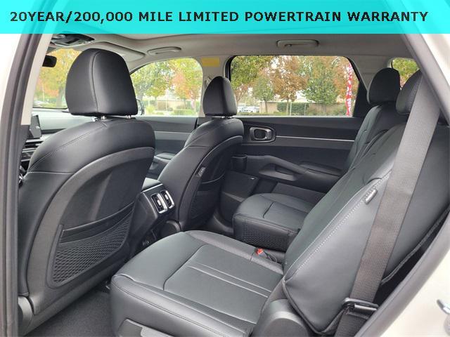 new 2026 Kia Sorento Hybrid car, priced at $40,595