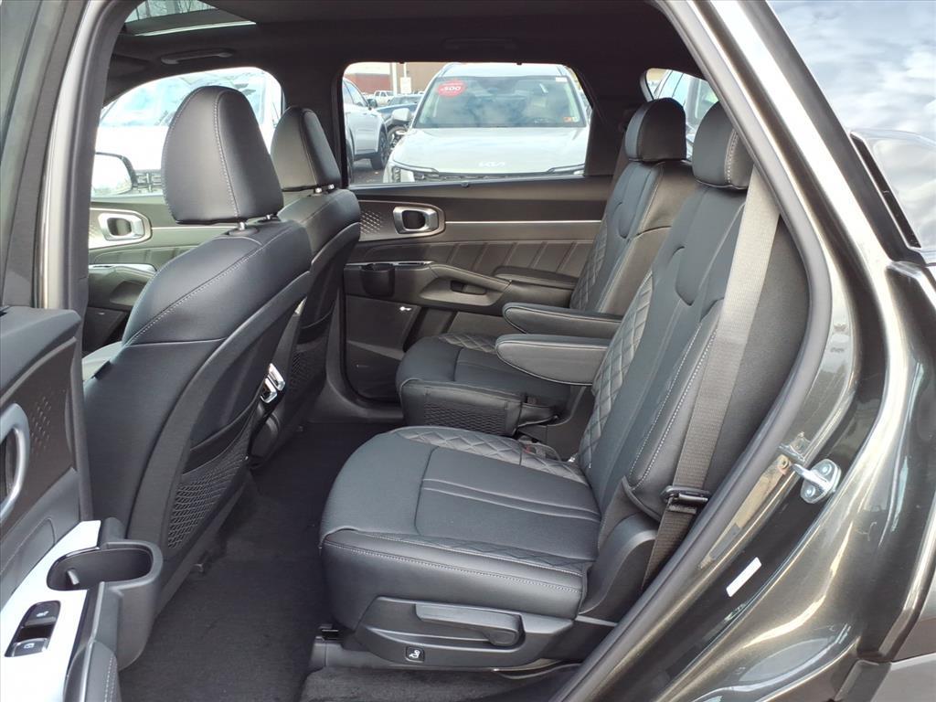 new 2026 Kia Sorento Hybrid car, priced at $47,277