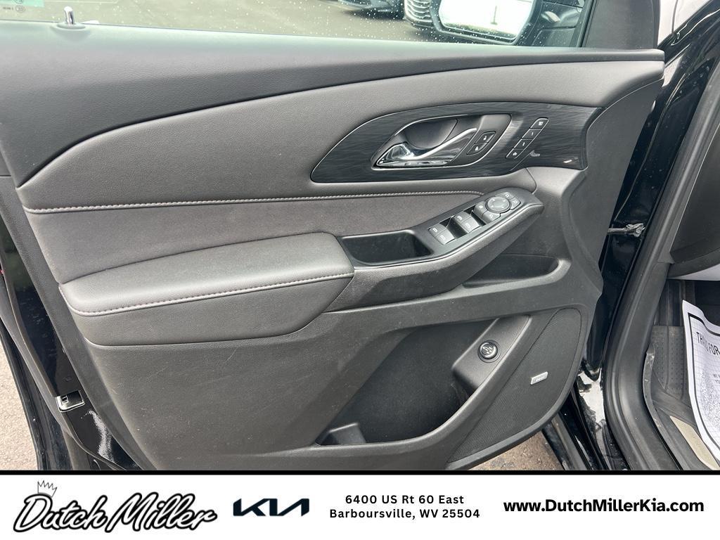 used 2023 Chevrolet Traverse car, priced at $35,447