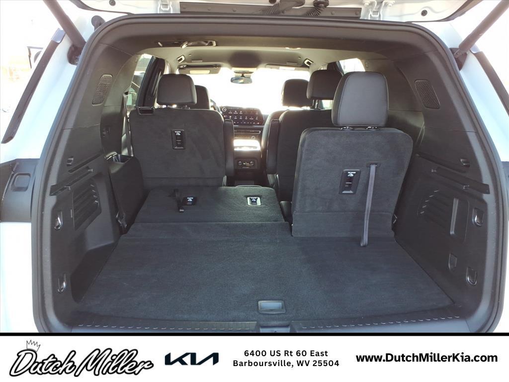 used 2024 Chevrolet Traverse car, priced at $41,632