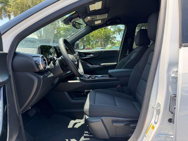 new 2026 Chevrolet Equinox car, priced at $31,683