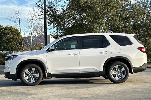 new 2025 Honda Pilot car, priced at $47,550