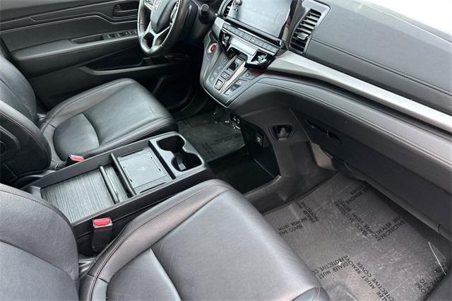 used 2025 Honda Odyssey car, priced at $39,695
