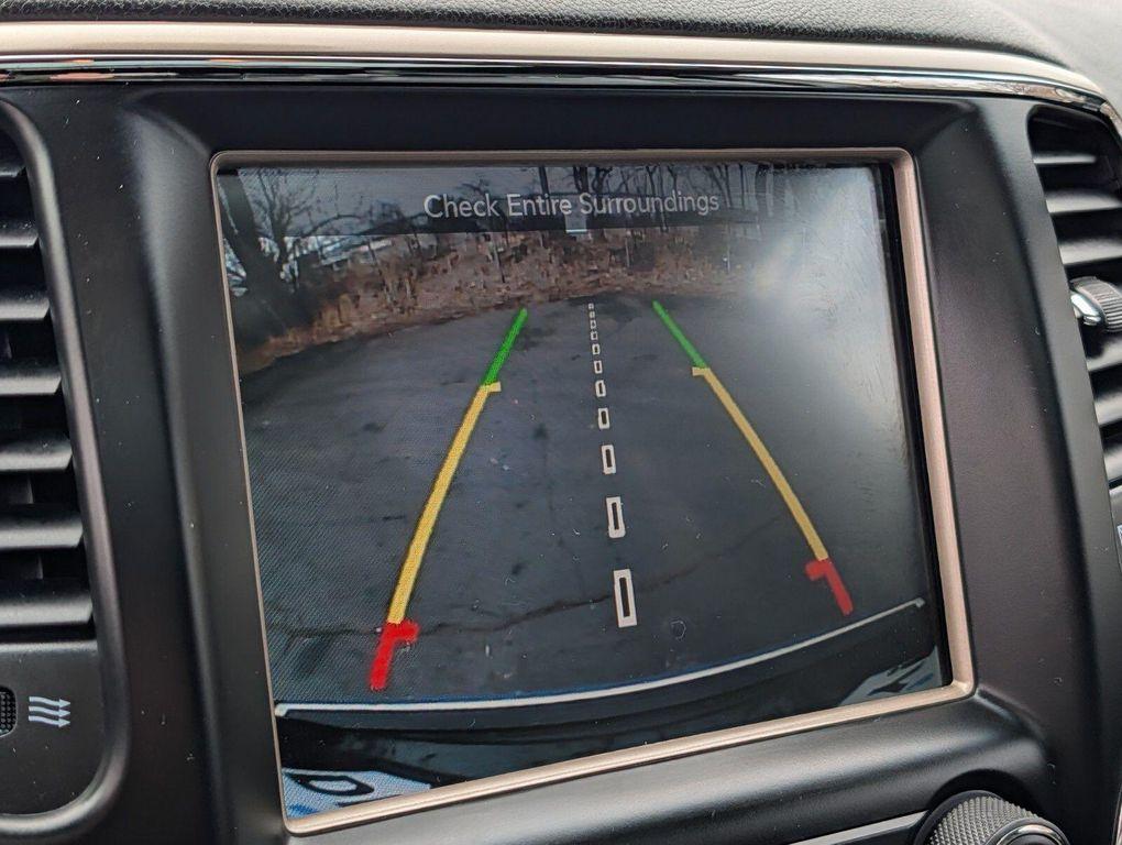 used 2015 Jeep Grand Cherokee car, priced at $16,187