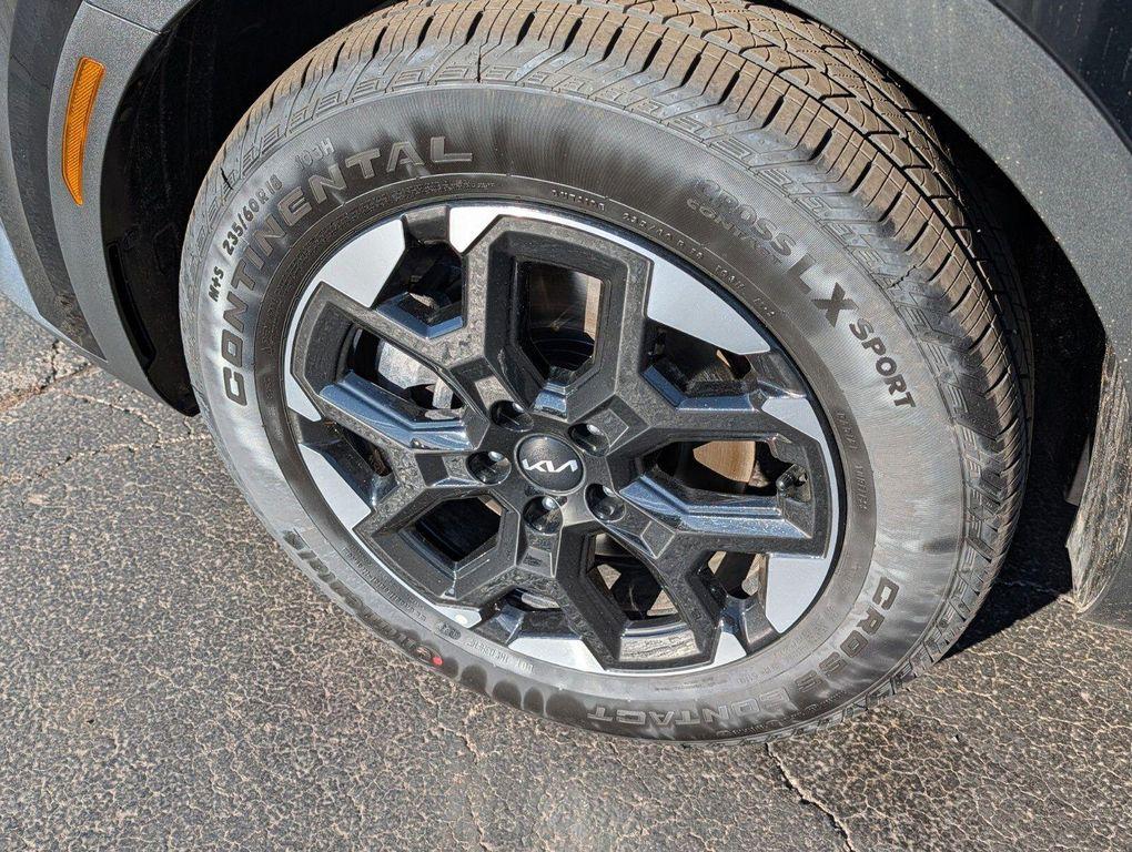used 2025 Kia Sorento car, priced at $31,445