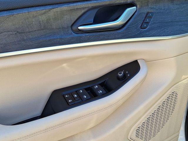 used 2024 Jeep Grand Cherokee car, priced at $35,099