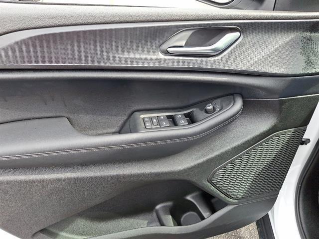 used 2025 Jeep Grand Cherokee car, priced at $34,188