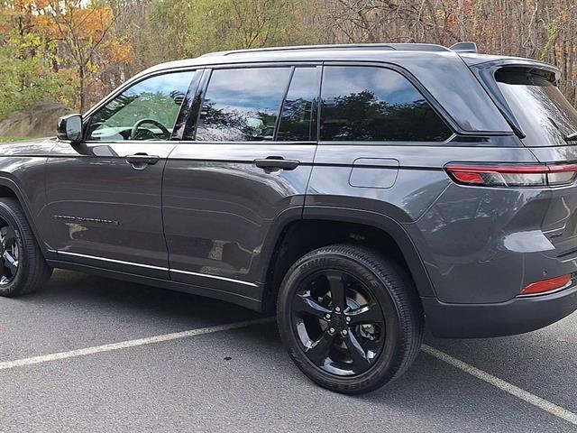 used 2024 Jeep Grand Cherokee car, priced at $35,888