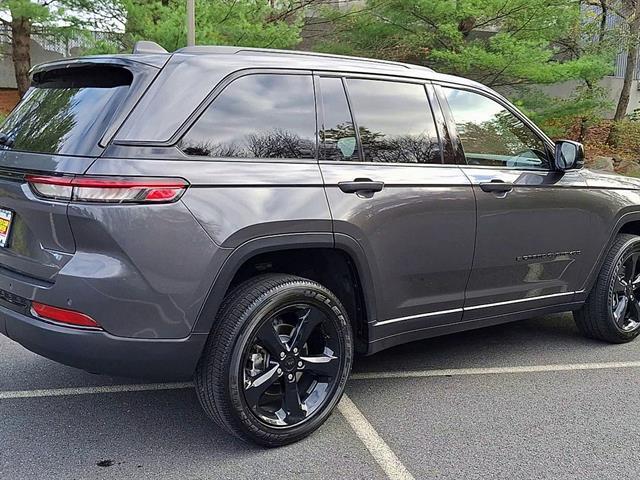 used 2024 Jeep Grand Cherokee car, priced at $35,888