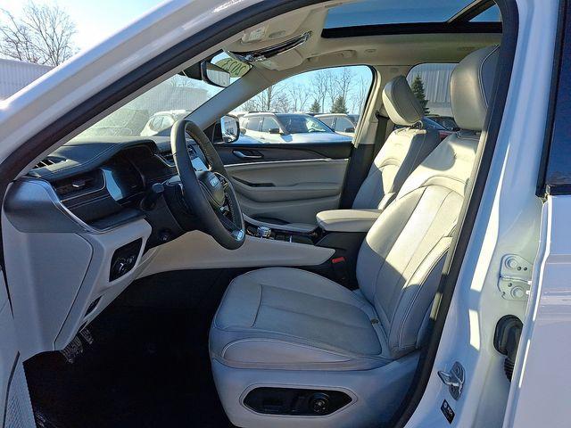 used 2023 Jeep Grand Cherokee car, priced at $31,099