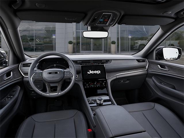 new 2025 Jeep Grand Cherokee car, priced at $51,980