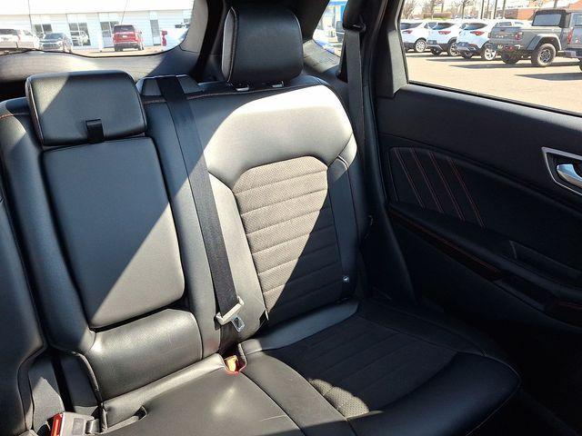 used 2022 Ford Edge car
