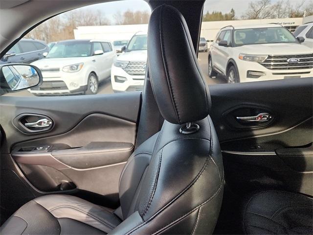 used 2019 Jeep Cherokee car, priced at $18,998