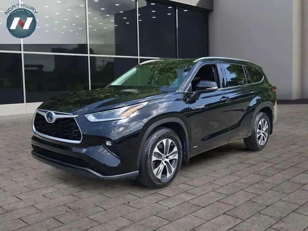 used 2021 Toyota Highlander Hybrid car, priced at $34,997