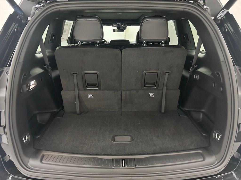 new 2025 Jeep Grand Cherokee L car, priced at $45,617