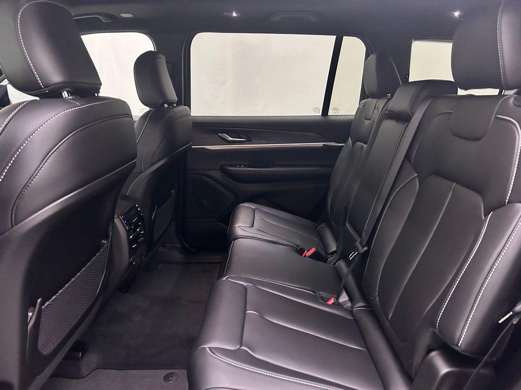 new 2025 Jeep Grand Cherokee L car, priced at $45,617