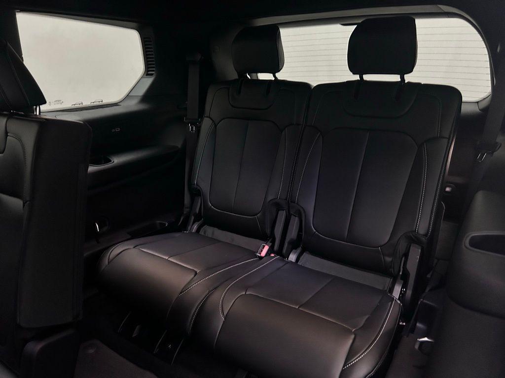 new 2025 Jeep Grand Cherokee L car, priced at $45,617