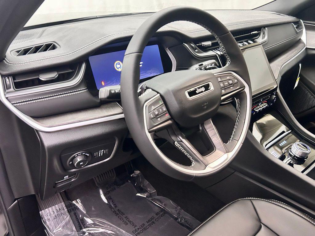 new 2025 Jeep Grand Cherokee L car, priced at $45,617