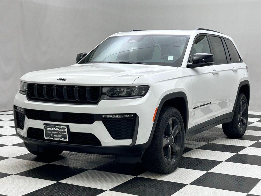 new 2026 Jeep Grand Cherokee car, priced at $45,586