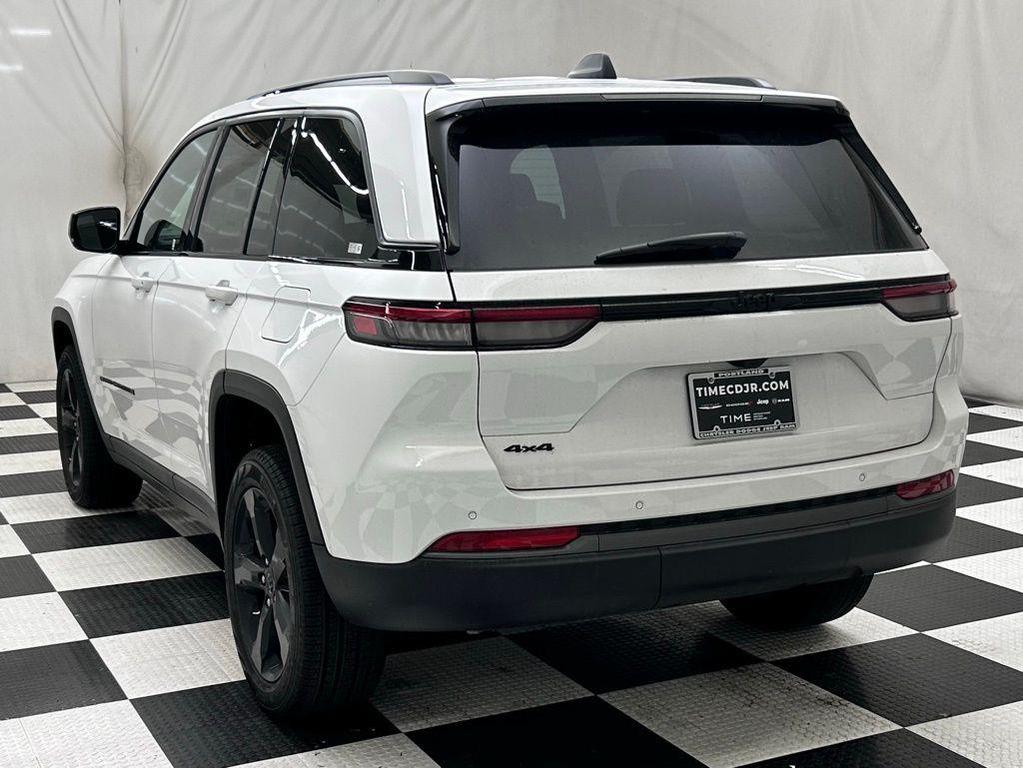 new 2026 Jeep Grand Cherokee car, priced at $45,586