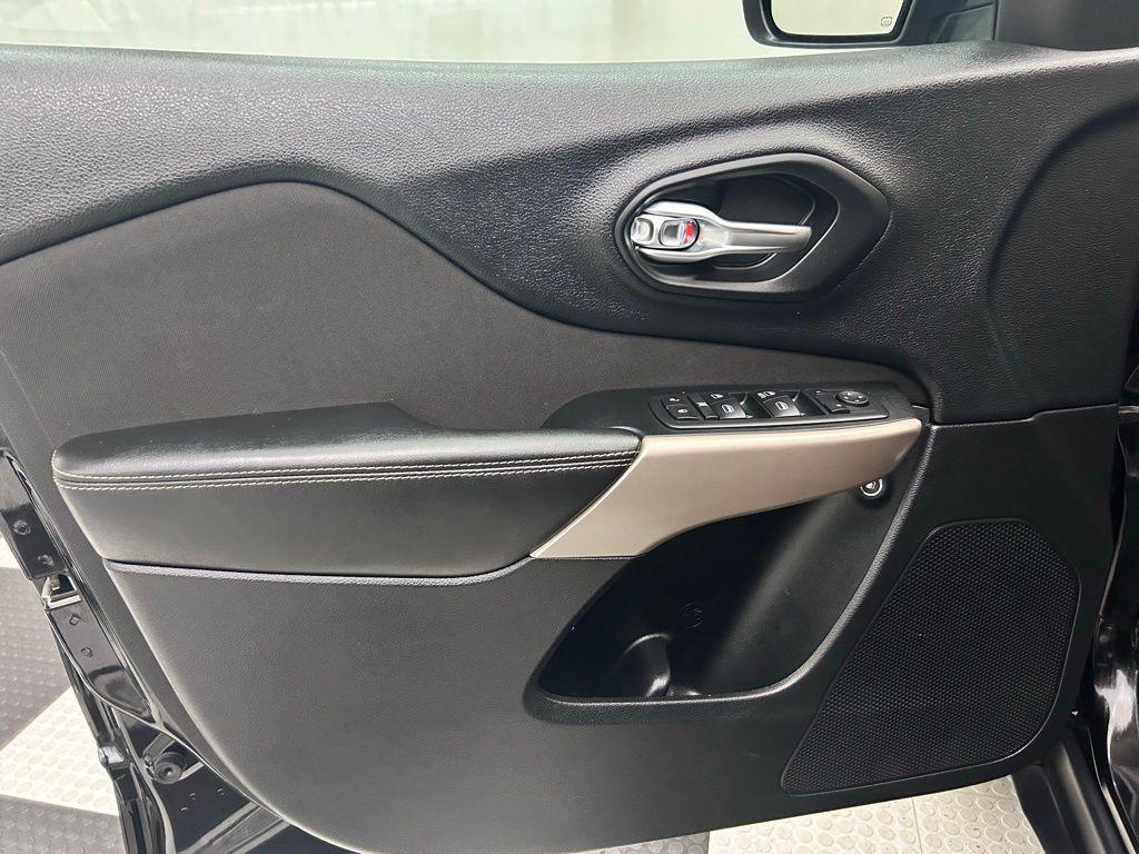 used 2017 Jeep Cherokee car, priced at $10,490