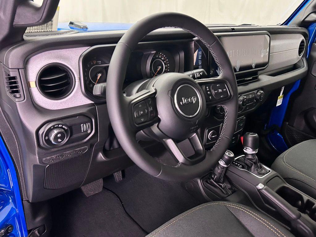 new 2025 Jeep Gladiator car, priced at $38,989