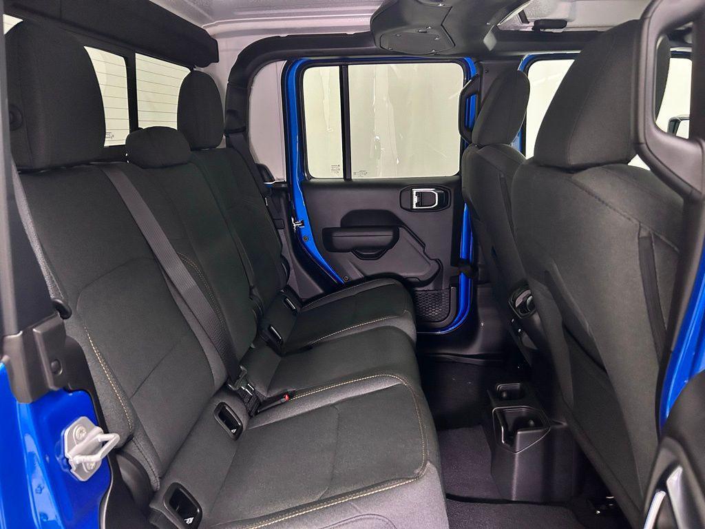 new 2025 Jeep Gladiator car, priced at $38,989