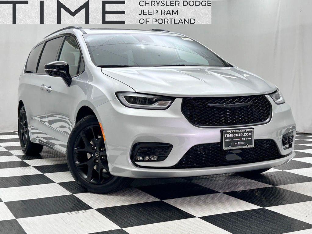 new 2026 Chrysler Pacifica car, priced at $47,304