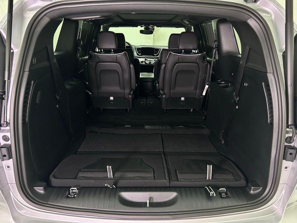 new 2026 Chrysler Pacifica car, priced at $47,304
