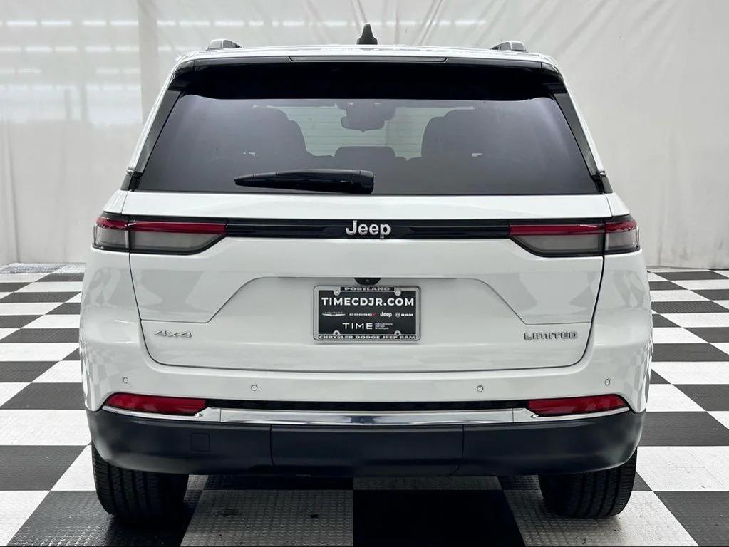 used 2023 Jeep Grand Cherokee car, priced at $32,495