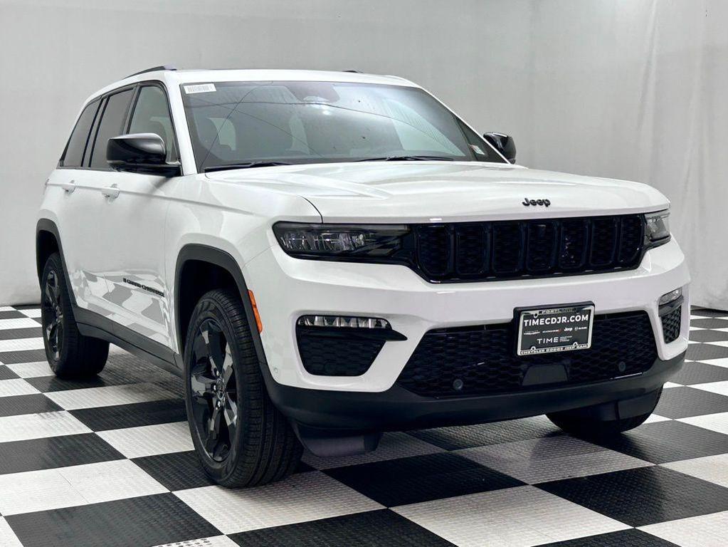 new 2025 Jeep Grand Cherokee car, priced at $45,963