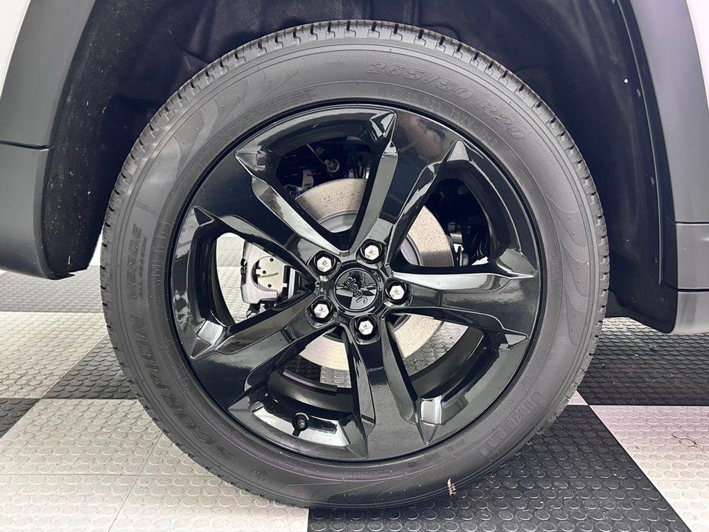 new 2025 Jeep Grand Cherokee car, priced at $45,963