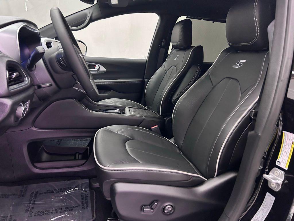new 2026 Chrysler Pacifica car, priced at $46,858