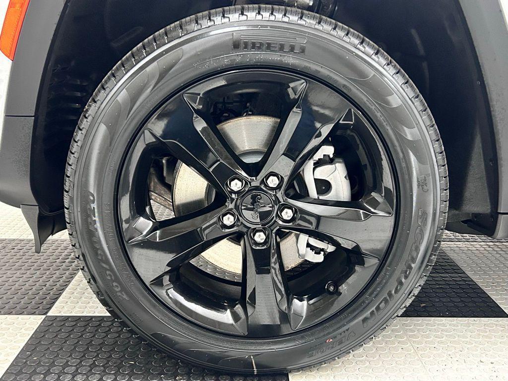 new 2025 Jeep Grand Cherokee L car, priced at $44,428