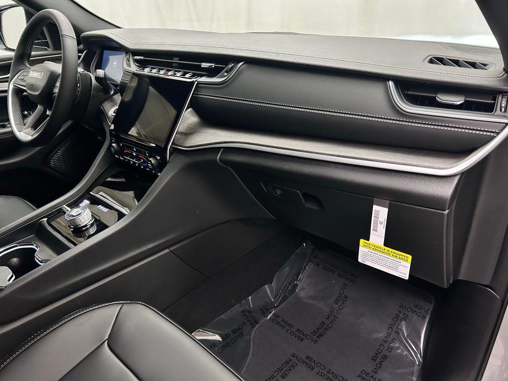 new 2025 Jeep Grand Cherokee L car, priced at $44,428