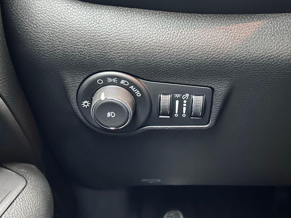 new 2026 Jeep Compass car, priced at $26,033