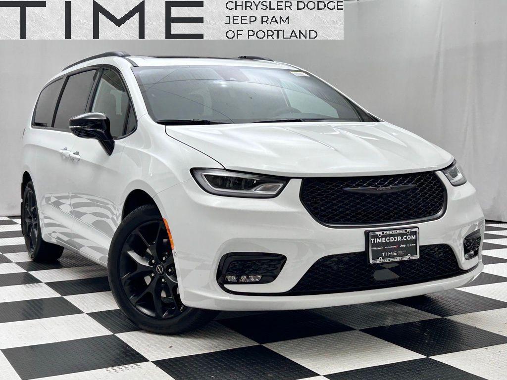 new 2026 Chrysler Pacifica car, priced at $46,858