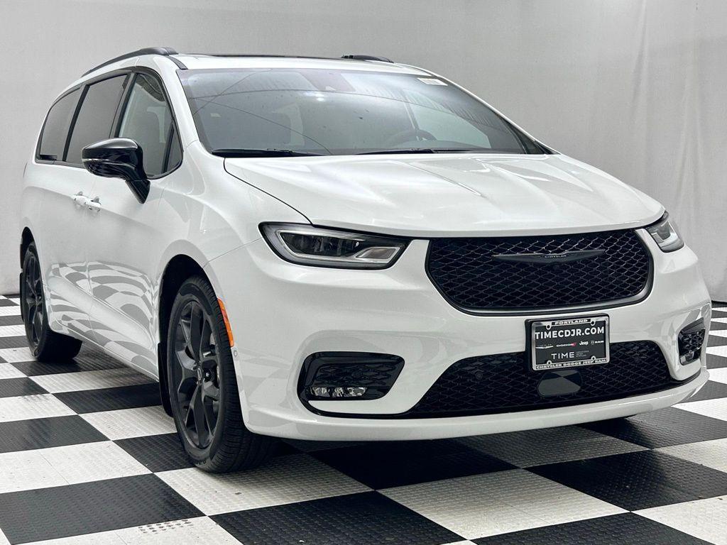 new 2026 Chrysler Pacifica car, priced at $46,858