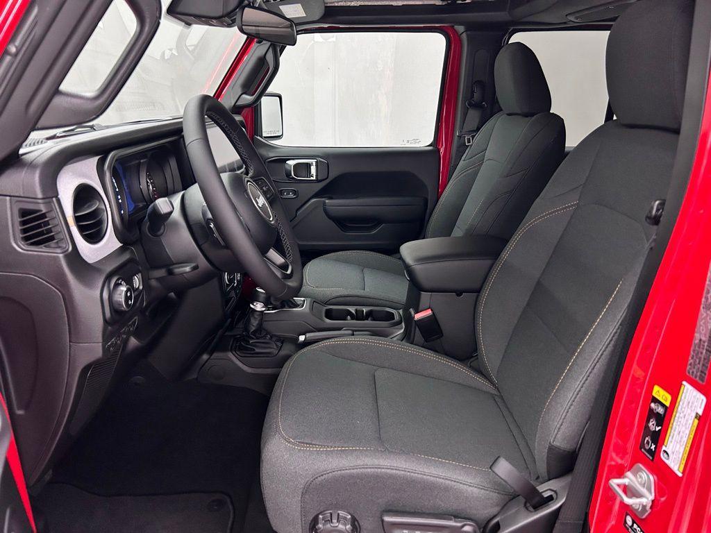 new 2025 Jeep Gladiator car, priced at $39,598