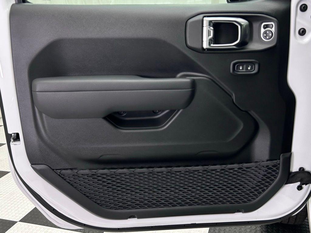 new 2025 Jeep Gladiator car, priced at $46,312