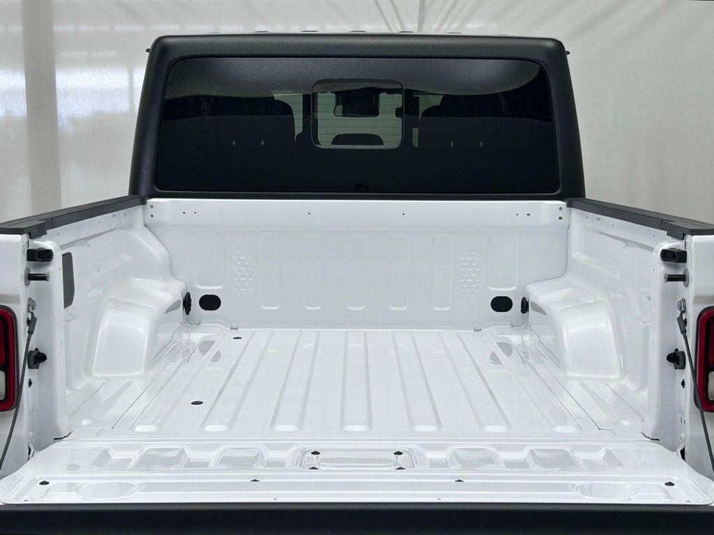 new 2025 Jeep Gladiator car, priced at $46,312