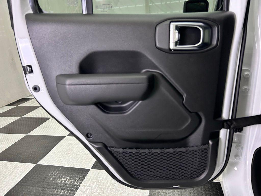 new 2025 Jeep Gladiator car, priced at $46,312