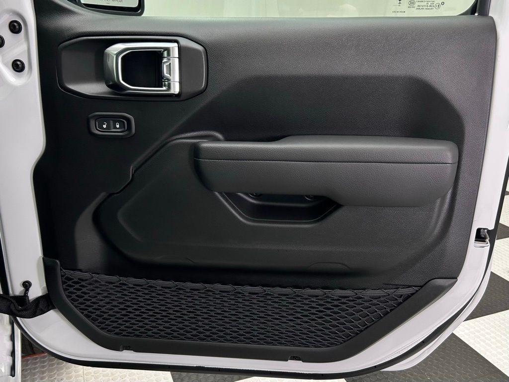 new 2025 Jeep Gladiator car, priced at $46,312