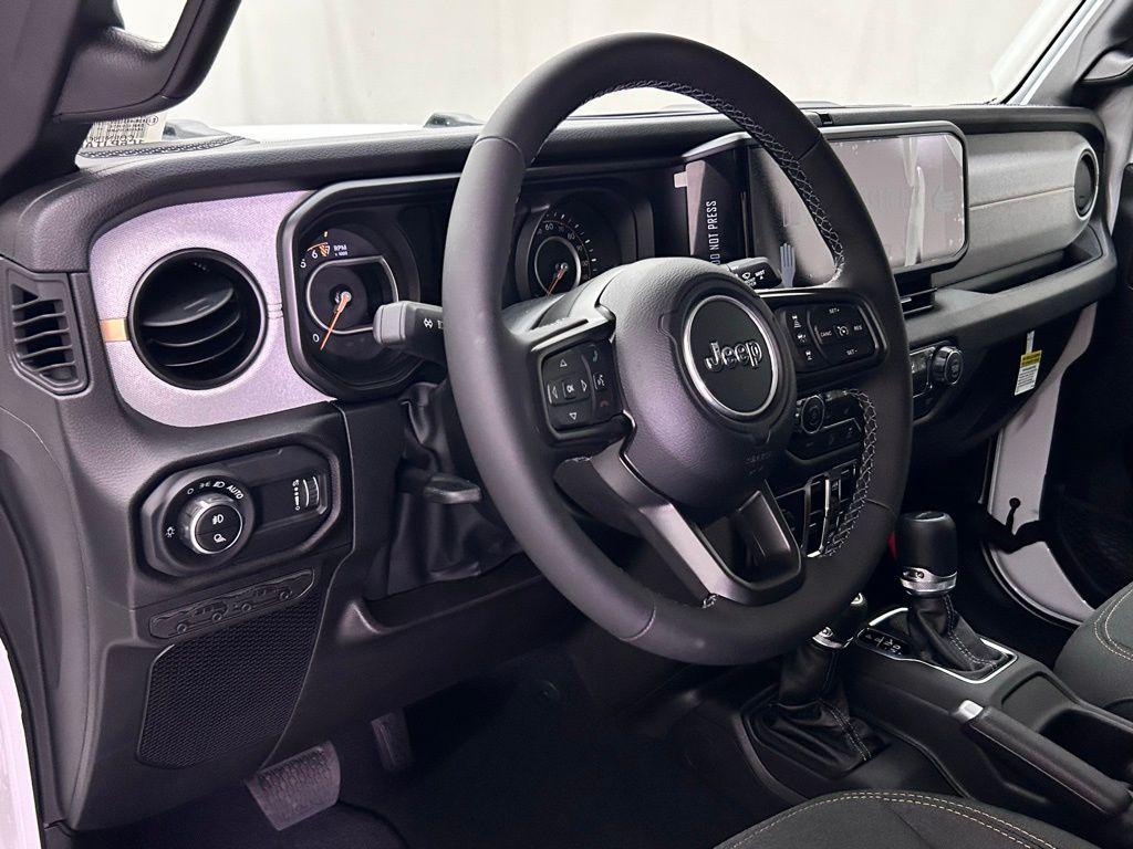 new 2025 Jeep Gladiator car, priced at $46,312