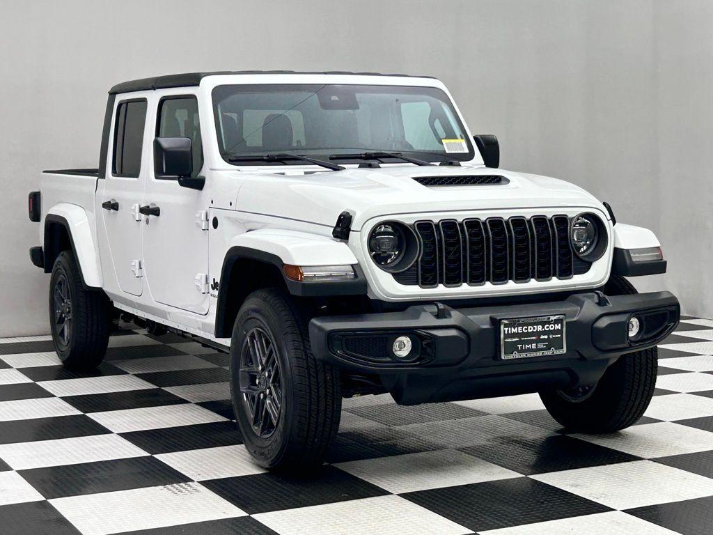 new 2025 Jeep Gladiator car, priced at $46,312