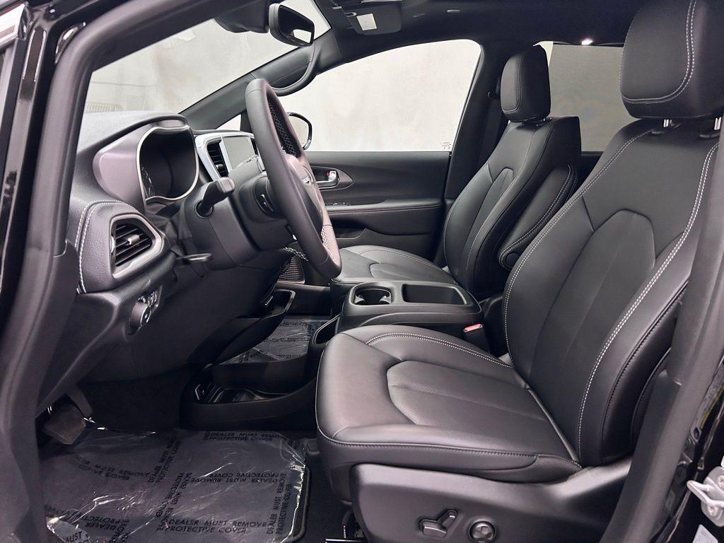 new 2026 Chrysler Pacifica car, priced at $41,448