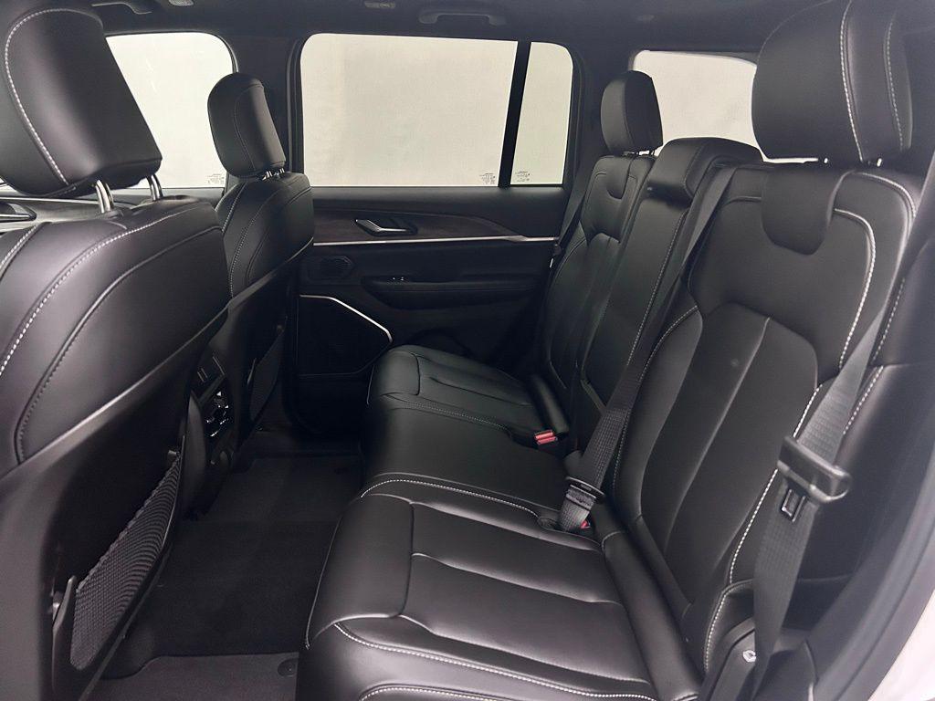 new 2026 Jeep Grand Cherokee car, priced at $46,268