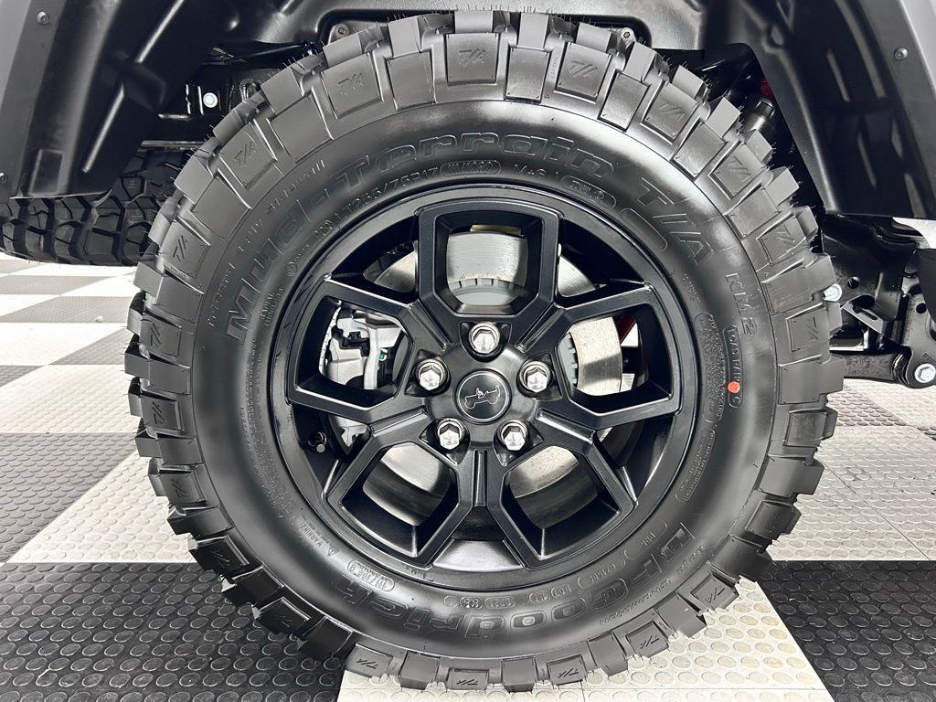 new 2025 Jeep Gladiator car, priced at $44,989