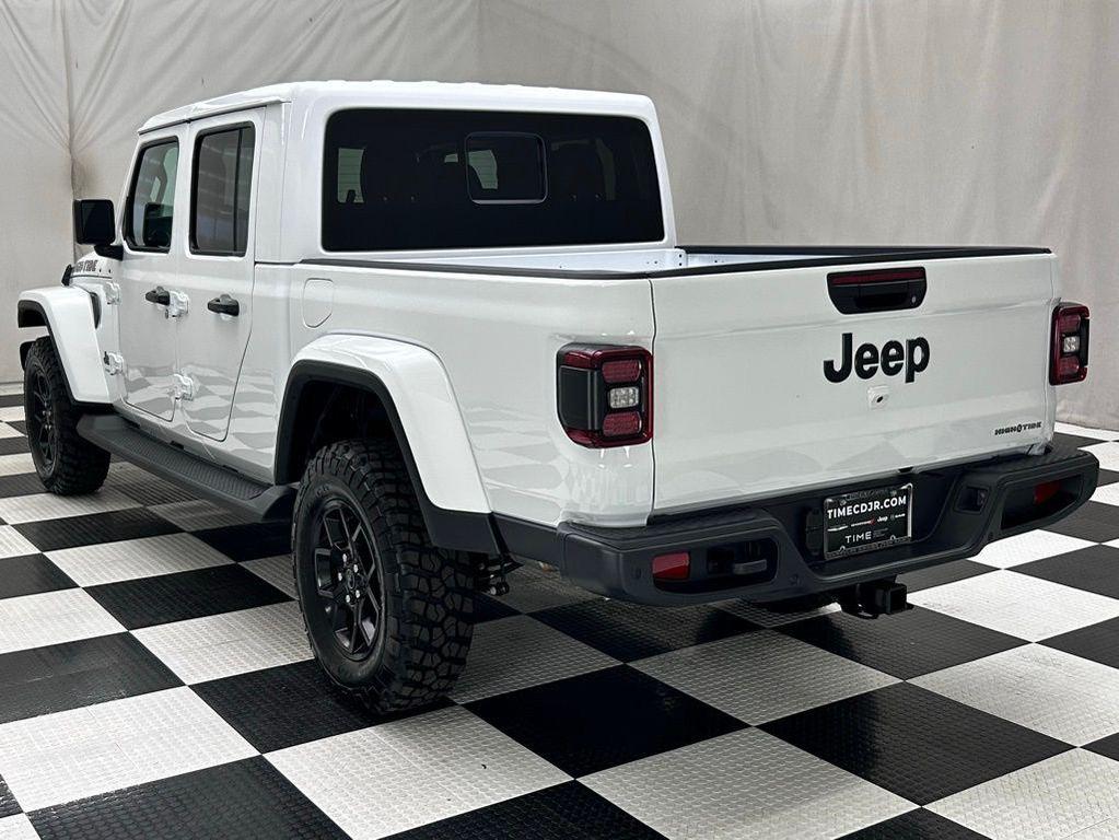 new 2025 Jeep Gladiator car, priced at $44,989